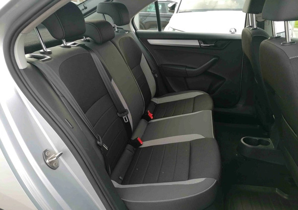 Skoda RAPID cena 41900 przebieg: 101754, rok produkcji 2018 z Dobrzyń nad Wisłą małe 154